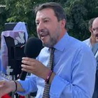 Salvini: «Sono stufo che in Italia entrino cani e porci»
