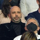 Checco Zalone, show a Sanremo 2022. Poi la frecciata: «Manca quella scema...»