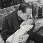 Silvio Berlusconi e il bacio con Ettore Quinto, il quattordicesimo nipote del Cavaliere