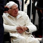 Papa Ratzinger come sta, Bild: «Rifiuta il ricovero in ospedale». Debole e magro, senza voce da mesi
