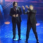 Prima serata Sanremo 2020, la diretta: Al Bano a rischio caduta, con Romina Power cantano l'inedito scritto da Cristiano Malgioglio