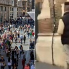 Roma choc, donna aggredita e punta con una siringa in via del Corso. Scatta l'allarme 'needle spiking': cos'è