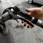 Benzinaio furbetto vendeva il gasolio a quasi 3 euro al litro: ora rischia una multa di 25mila euro