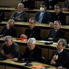 Preti pedofili, chiesa francese risarcirà le vittime vendendo i propri immobili