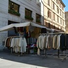Virus Pesaro, paura per un venditore ambulante positivo: ha partecipato a diversi mercati, chiuso il banco