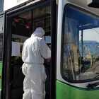 Test sui passeggeri dei bus da Paesi a rischio, pronta ordinanza Lazio. D'Amato: «Priorità difendere Roma»