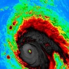 L'uragano Lorenzo è arrivato: venti fino a 100 km/h. «Non state all'aperto»