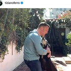 Tiziano Ferro adotta Gianni un cane di 8 anni: «Era nella lista “eutanasia” di un brutto canile»