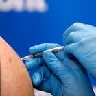 Il vaccino Moderna blocca anche il contagio. L'analisi della Fda: «Già dalla prima dose»