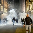 Dpcm, arresti e denunce. La protesta dilaga in Italia, allarme infiltrati