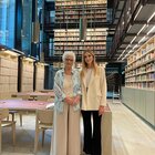 Liliana Segre e Chiara Ferragni insieme al Memoriale Shoah: «Una visita di nonna e nipote»