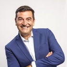 Max Giusti sbarca su Tv8: dal 1 settembre condurrà la nuova edizione di Guess My Age – Indovina l’Età