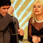 Raffaella Carrà: «Maradona, amico generoso. Sei sempre vivo nel mio cuore». L'ultimo messaggio per il compleanno