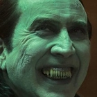 Nicholas Cage è Dracula in "Renfield", i social pazzi per la somiglianza: «È identico a Giucas Casella»