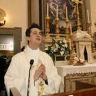 La procura: «Don Francesco, il prete arrestato per droga è sieropositivo». E ora scatta anche la denuncia per tentate lesioni