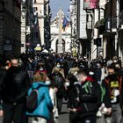 Covid, l'Italia rischia 30mila casi a Natale. «Curva contagi adesso più rapida»