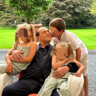 Silvio Berlusconi, la tenera foto con i nipoti: «Quando li abbraccio è meraviglioso». Ma il web si divide
